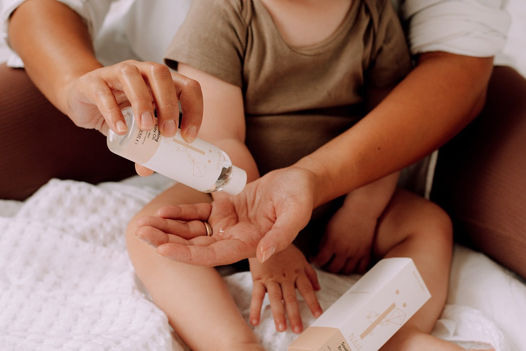 Naïf Baby & Kids Soothing Baby Oil – kūdikių masažo aliejus visų tipų odai 100ml