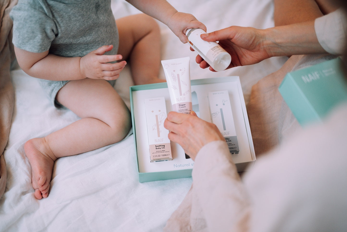 Naïf Baby & Kids Newborn Essentials rinkinys - 3 produktų rinkinys naujagimiui
