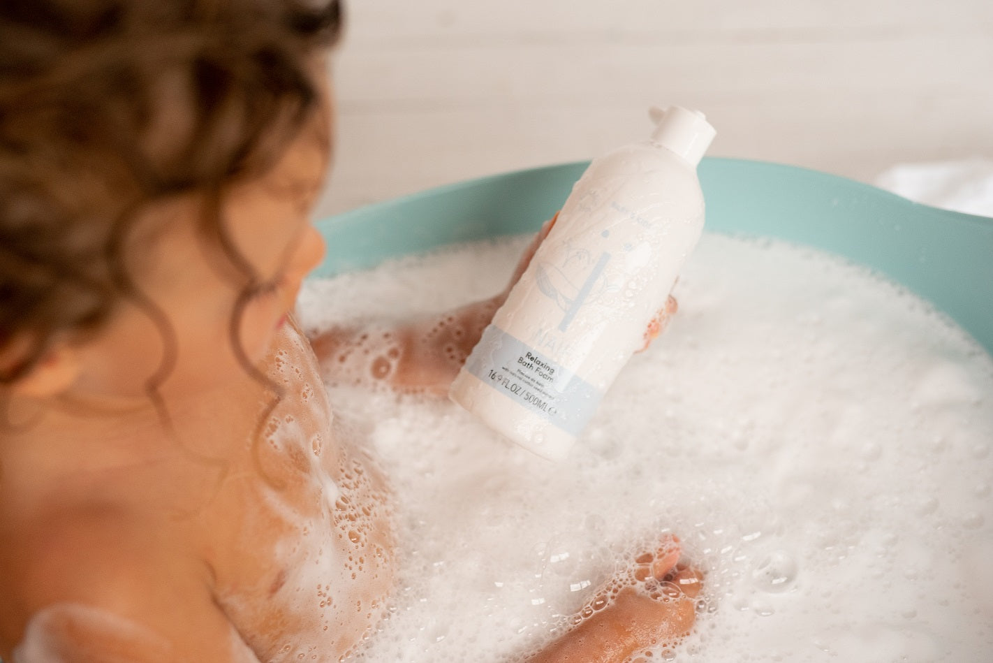Naïf Baby & Kids atpalaiduojančios vonios putos visų tipų kūdikių odai 500ml