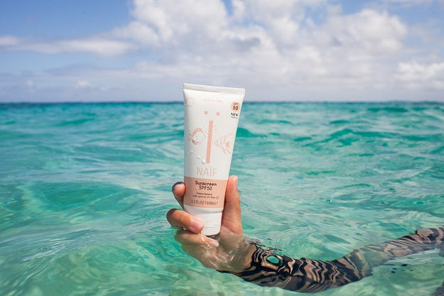 Naïf natūralus kremas nuo saulės kūdikiams ir vaikams SPF50 100ml