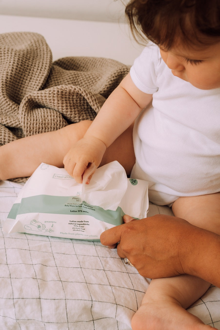 Naïf Baby & Kids vaikiškų servetėlių dėžutė be plastiko 54vnt